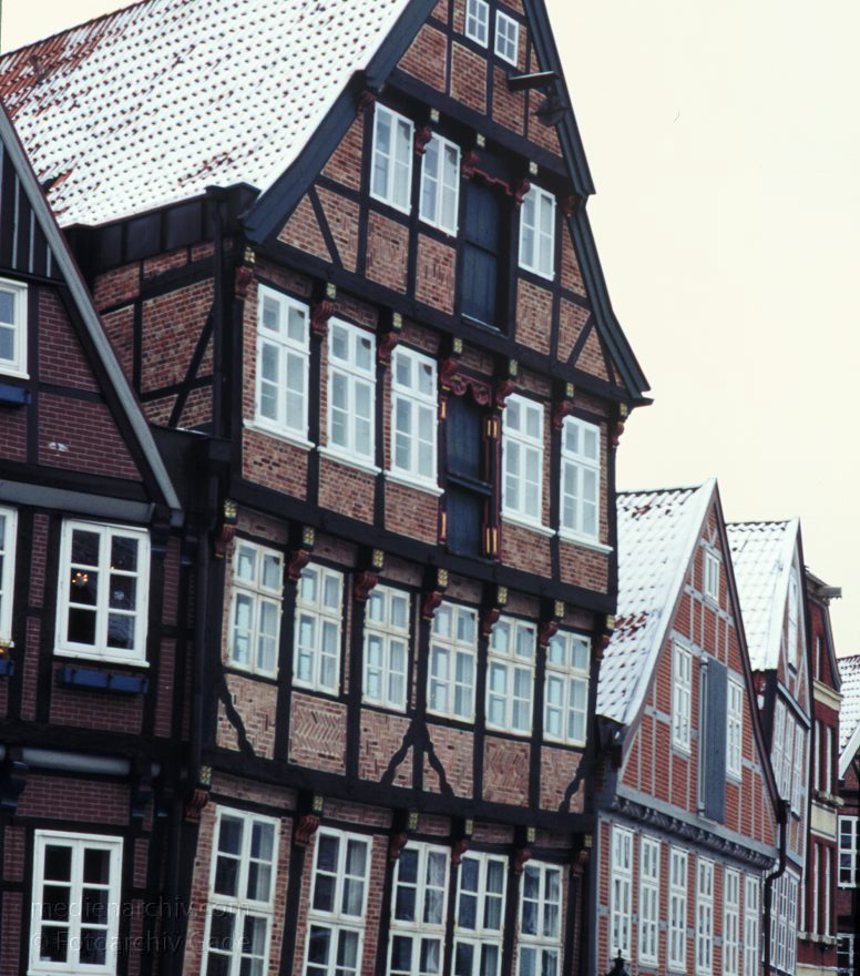 Niedersachsen. Stade. Winter. Schnee
Dezember 1996. Niedersachsen. Stade. Winter. Schnee
Schlüsselwörter: Altstadt;Deutschland;Fachwerkhaus;Germany;Niedersachsen;Stade;1996;Winter