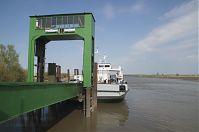 Niedersachsen-Wischhafen-Faehre-20130502-166.jpg