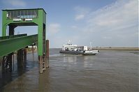 Niedersachsen-Wischhafen-Faehre-20130502-172.jpg
