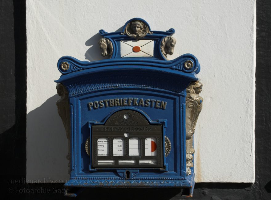 Sachsen-Anhalt. Tangermünde.
22. 7. 2009. Sachsen-Anhalt. Tangermünde. Kleinstadt an der Elbe in der Altmark. Altstadt mit Fachwerkhäusern. Nachbildung eines Briefkastens aus dem 19. Jahrhundert.
Schlüsselwörter: Altmark;Deutschland;Germany;Sachsen-Anhalt;2009;Tangermünde