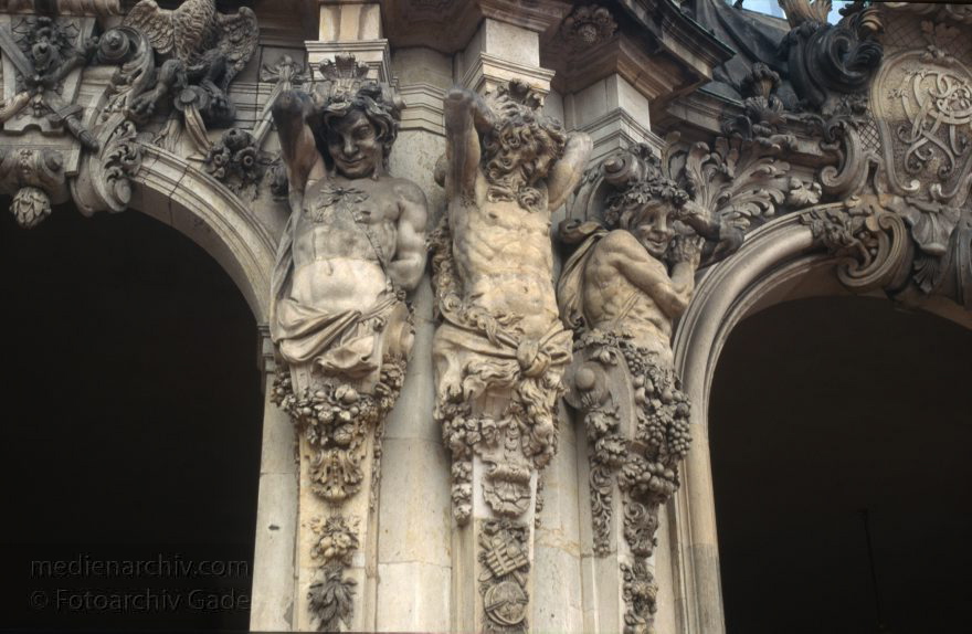 Sachsen. Dresden. Zwinger.
1996. Sachsen. Dresden. Zwinger. Barockes Bauwerk
Schlüsselwörter: Deutschland;Dresden;Germany;Sachsen;1996;Zwinger
