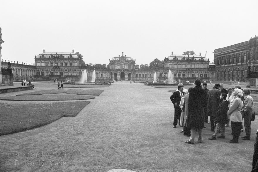 Sachsen. Dresden. Zwinger.
15. 5. 1996. Sachsen. Dresden. Zwinger. Barockbau
Schlüsselwörter: Barockbau;Deutschland;Dresden;Germany;Sachsen;1996;Zwinger