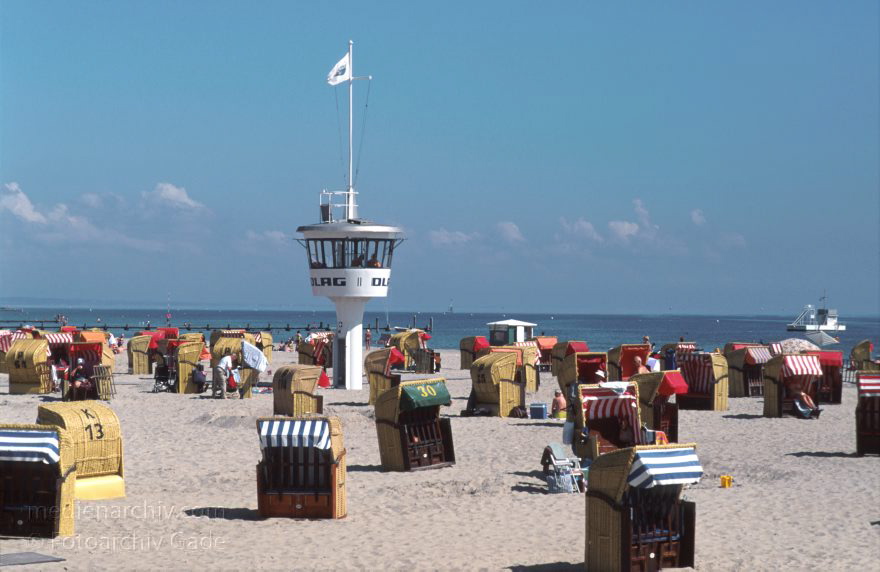 Travemünde
Juli 1997. Deutschland. Travemuende. Strand.  Schleswig Holstein
Schlüsselwörter: Deutschland;Germany;Ostseestrand;Schleswig Holstein;1997;Travemuende