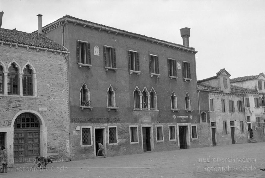 1950er. Italien. Provinz Venedig. Region Venetien
1950er. Italien. Provinz Venedig. Region Venetien - Italia. Venezia - Italy. Venice
Schlüsselwörter: 1950er;Italia;Italien;Italy;Venedig;Venetien;Venezia;Venice