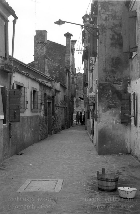 1950er. Italien. Provinz Venedig. Region Venetien
1950er. Italien. Provinz Venedig. Region Venetien - Italia. Venezia - Italy. Venice
Schlüsselwörter: 1950er;Italia;Italien;Italy;Venedig;Venetien;Venezia;Venice