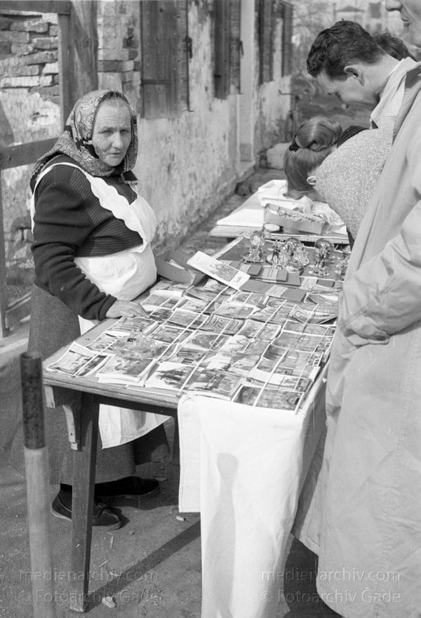 1950er. Italien. Provinz Venedig. Region Venetien. Torcello
1950er. Italien. Provinz Venedig. Region Venetien - Italia. Venezia - Italy. Venice. Lagune. Torcello
Schlüsselwörter: 1950er;Italia;Italien;Italy;Torcello;Venedig;Venetien;Venezia;Venice