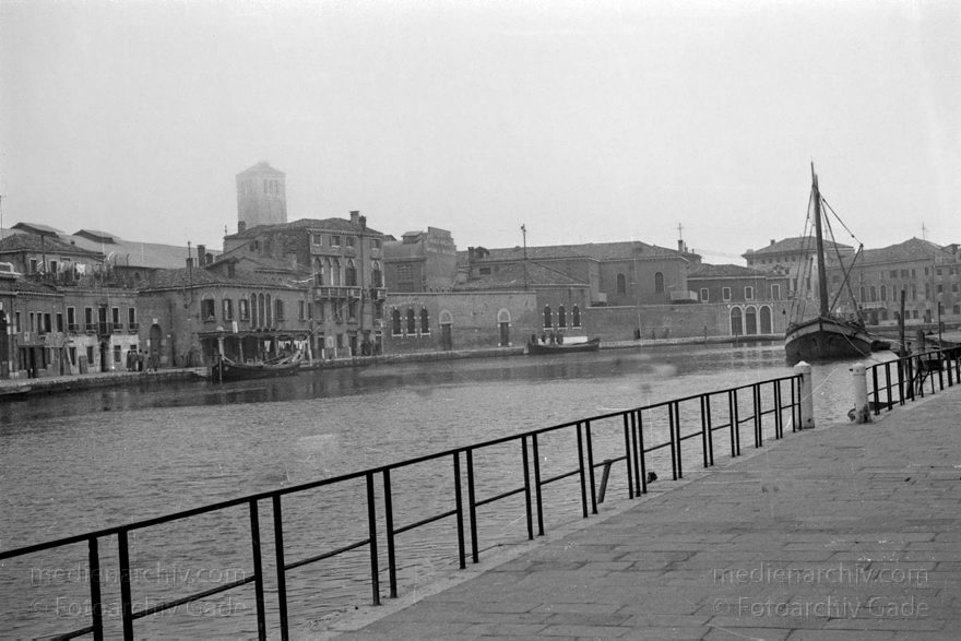 1950er. Italien. Provinz Venedig. Region Venetien
1950er. Italien. Provinz Venedig. Region Venetien - Italia. Venezia - Italy. Venice
Schlüsselwörter: 1950er;Italia;Italien;Italy;Venedig;Venetien;Venezia;Venice