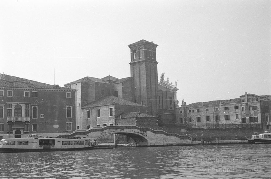 1950er. Italien. Provinz Venedig. Region Venetien
1950er. Italien. Provinz Venedig. Region Venetien - Italia. Venezia - Italy. Venice
Schlüsselwörter: 1950er;Italia;Italien;Italy;Venedig;Venetien;Venezia;Venice