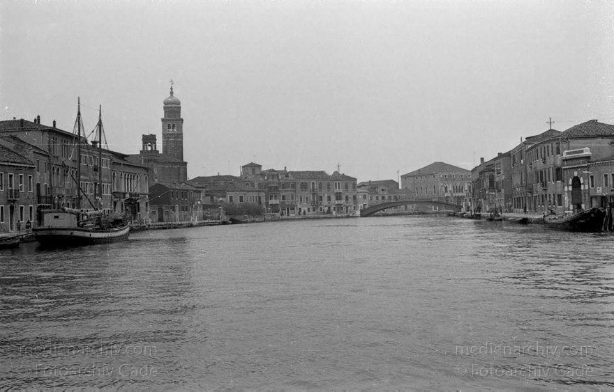 1950er. Italien. Provinz Venedig. Region Venetien
1950er. Italien. Provinz Venedig. Region Venetien - Italia. Venezia - Italy. Venice
Schlüsselwörter: 1950er;Italia;Italien;Italy;Venedig;Venetien;Venezia;Venice