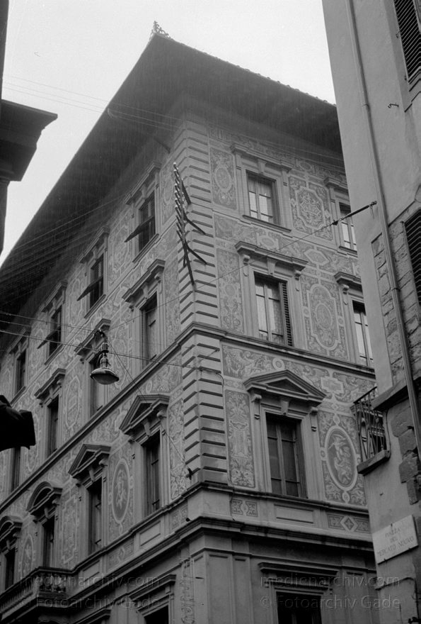 1950er. Italien. Toskana. Florenz
1950er. Italien. Toskana. Florenz. Italia. Toscana. Firenze. Italy. Tuscany. Florence
Schlüsselwörter: 1950er;Firenze;Florence;Florenz;Italia;Italien;Italy;Toscana;Toskana;Tuscany