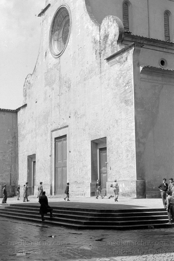 1950er. Italien. Toskana. Florenz
1950er. Italien. Toskana. Florenz. Italia. Toscana. Firenze. Italy. Tuscany. Florence
Schlüsselwörter: 1950er;Firenze;Florence;Florenz;Italia;Italien;Italy;Toscana;Toskana;Tuscany