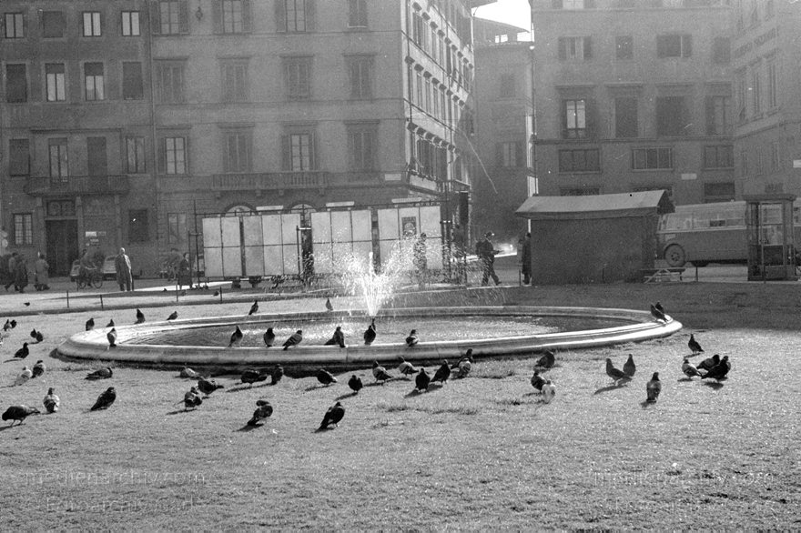 1950er. Italien. Toskana. Florenz
1950er. Italien. Toskana. Florenz. Italia. Toscana. Firenze. Italy. Tuscany. Florence
Schlüsselwörter: 1950er;Firenze;Florence;Florenz;Italia;Italien;Italy;Toscana;Toskana;Tuscany