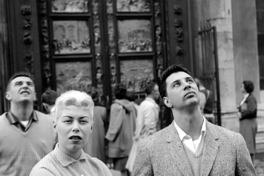 1950er. Italien. Toskana. Florenz
1950er. Italien. Toskana. Florenz. Italia. Toscana. Firenze. Italy. Tuscany. Florence
Schlüsselwörter: 1950er;Firenze;Florence;Florenz;Italia;Italien;Italy;Toscana;Toskana;Tuscany