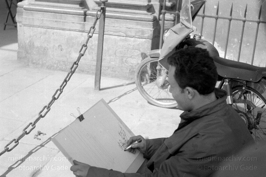1950er. Italien. Toskana. Florenz
1950er. Italien. Toskana. Florenz. Italia. Toscana. Firenze. Italy. Tuscany. Florence
Schlüsselwörter: 1950er;Firenze;Florence;Florenz;Italia;Italien;Italy;Toscana;Toskana;Tuscany