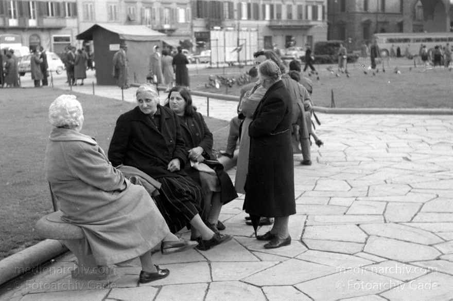 1950er. Italien. Toskana. Florenz
1950er. Italien. Toskana. Florenz. Italia. Toscana. Firenze. Italy. Tuscany. Florence
Schlüsselwörter: 1950er;Firenze;Florence;Florenz;Italia;Italien;Italy;Toscana;Toskana;Tuscany