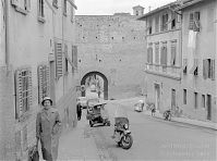 Dateiname=Italy-Florenz-1950er-018.jpg
Dateigröße=197KB
Abmessungen: 880x655
hinzugefügt am: 05. Januar 2016 Italy-Florenz-1950er-018.jpg
