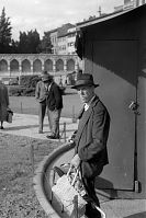 Dateiname=Italy-Florenz-1950er-136.jpg
Dateigröße=153KB
Abmessungen: 586x880
hinzugefügt am: 05. Januar 2016 Italy-Florenz-1950er-136.jpg