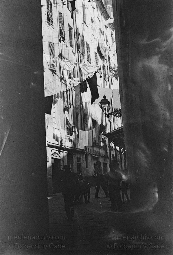1931. Italien. Ligurien
1931. Italien. Ligurien. Gasse
Schlüsselwörter: 1931;Italia;Italien;Italy;Ligurien