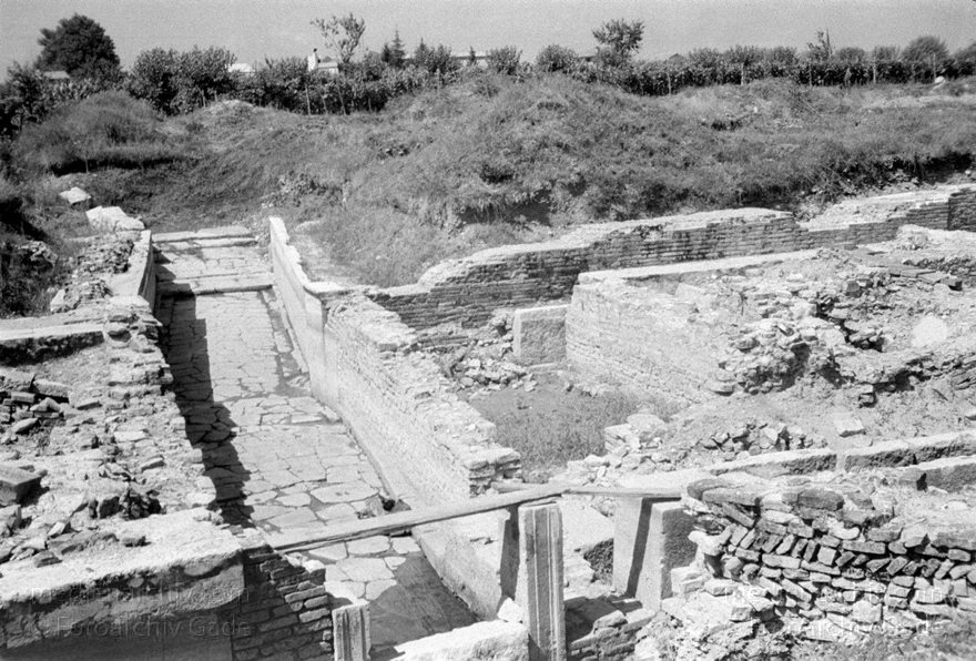 Italien. Grado und Aquileia
Italien. Grado und Aquileia - Italy. Italia. Grado e Aquileia
Schlüsselwörter: Aquileia;Grado e Aquileia;Grado-Aquilya;Istrien;Italia;Italien;Italy;Kroatien