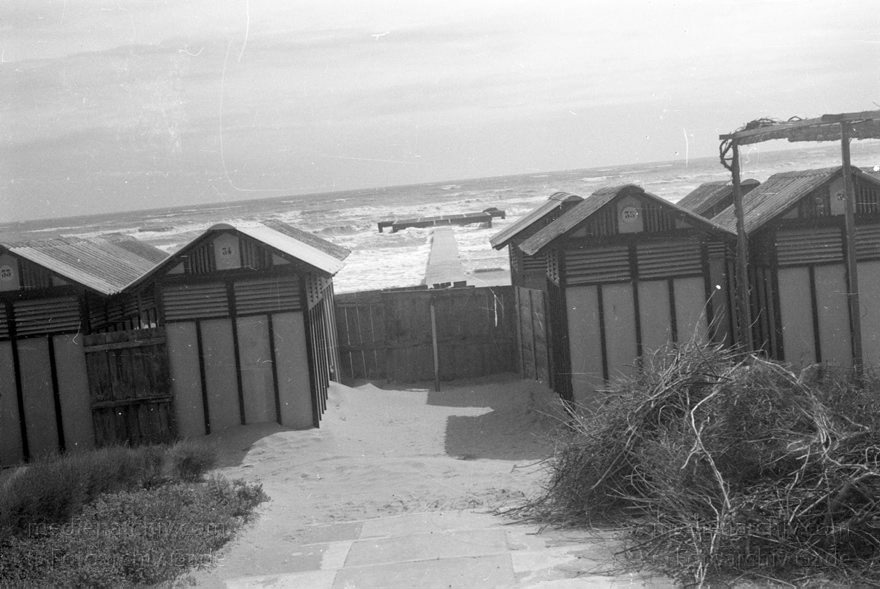 1950er. Italien. Provinz: Görz Region: Friaul-Julisch Venetien. Grado.
1950er. Italien. Provinz: Görz Region: Friaul-Julisch Venetien. Grado.
Schlüsselwörter: 1950er;Friaul-Julisch Venetien;Friuli-Venezia Giulia;Gorizia;Grado;Görz;Italia;Italien;Italy