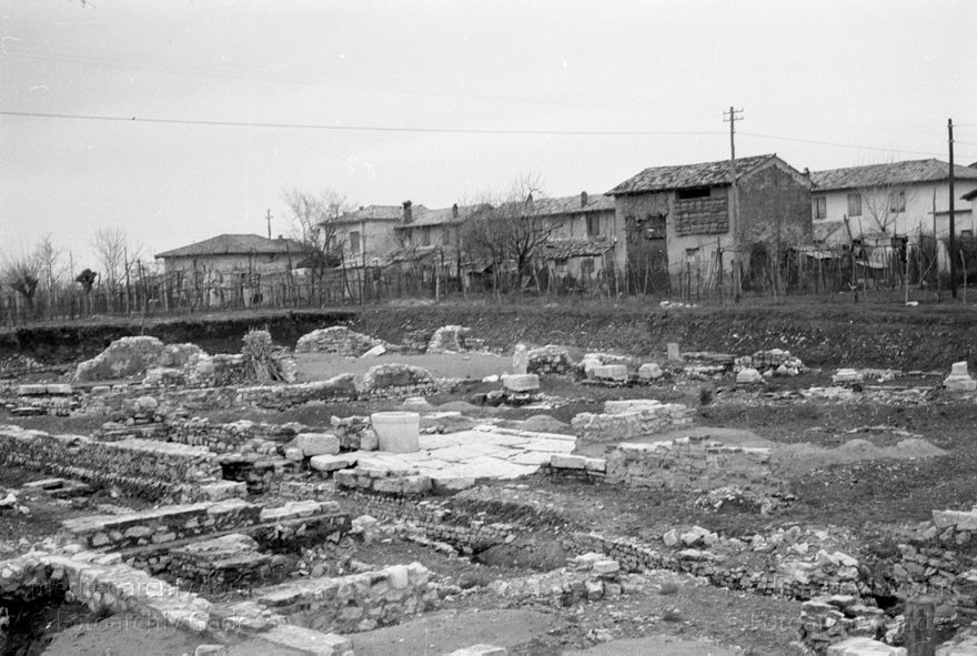 1950er. Italien. Provinz: Görz Region: Friaul-Julisch Venetien. Grado.
1950er. Italien. Provinz: Görz Region: Friaul-Julisch Venetien. Grado.
Schlüsselwörter: 1950er;Friaul-Julisch Venetien;Friuli-Venezia Giulia;Gorizia;Grado;Görz;Italia;Italien;Italy