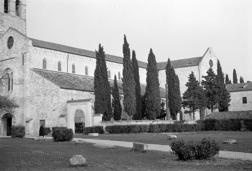 1950er. Italien. Provinz: Görz Region: Friaul-Julisch Venetien. Grado.
1950er. Italien. Provinz: Görz Region: Friaul-Julisch Venetien. Grado.
Schlüsselwörter: 1950er;Friaul-Julisch Venetien;Friuli-Venezia Giulia;Gorizia;Grado;Görz;Italia;Italien;Italy