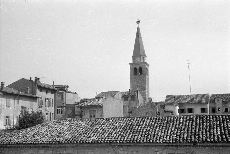 1950er. Italien. Provinz: Görz Region: Friaul-Julisch Venetien. Grado.
1950er. Italien. Provinz: Görz Region: Friaul-Julisch Venetien. Grado.
Schlüsselwörter: 1950er;Friaul-Julisch Venetien;Friuli-Venezia Giulia;Gorizia;Grado;Görz;Italia;Italien;Italy