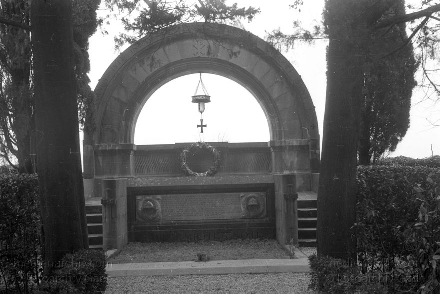 1950er. Italien. Provinz: Görz Region: Friaul-Julisch Venetien. Grado.
1950er. Italien. Provinz: Görz Region: Friaul-Julisch Venetien. Grado.
Schlüsselwörter: 1950er;Friaul-Julisch Venetien;Friuli-Venezia Giulia;Gorizia;Grado;Görz;Italia;Italien;Italy