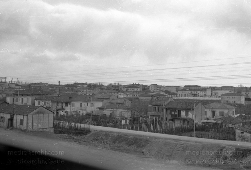 1950er. Italien. Provinz: Görz Region: Friaul-Julisch Venetien. Grado.
1950er. Italien. Provinz: Görz Region: Friaul-Julisch Venetien. Grado.
Schlüsselwörter: 1950er;Friaul-Julisch Venetien;Friuli-Venezia Giulia;Gorizia;Grado;Görz;Italia;Italien;Italy