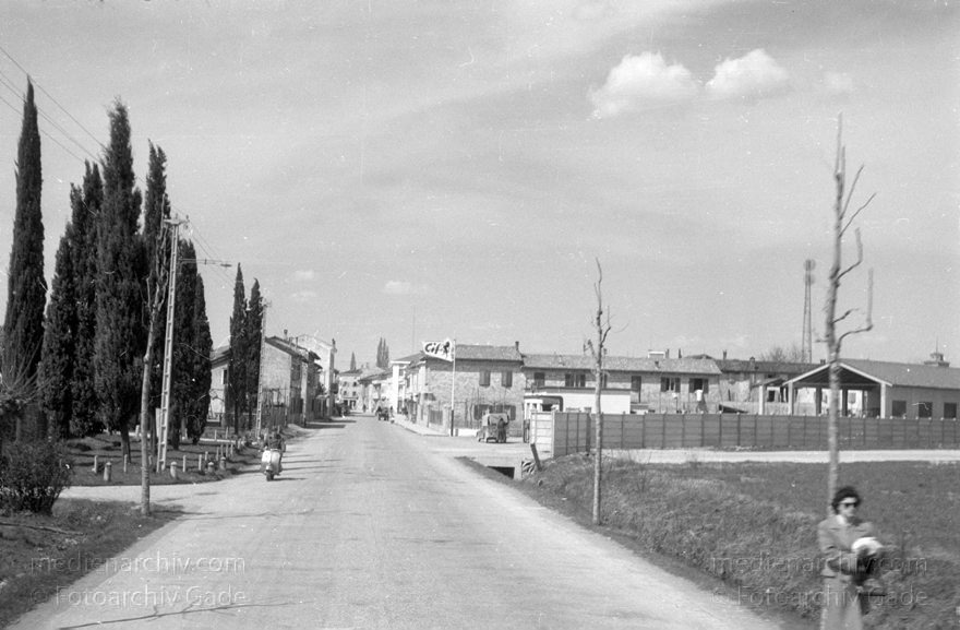 1950er. Italien. Provinz: Görz Region: Friaul-Julisch Venetien. Grado.
1950er. Italien. Provinz: Görz Region: Friaul-Julisch Venetien. Grado.
Schlüsselwörter: 1950er;Friaul-Julisch Venetien;Friuli-Venezia Giulia;Gorizia;Grado;Görz;Italia;Italien;Italy