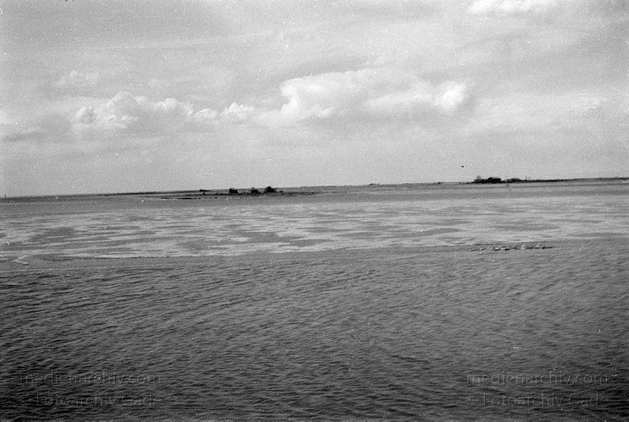 1950er. Italien. Provinz: Görz Region: Friaul-Julisch Venetien. Grado.
1950er. Italien. Provinz: Görz Region: Friaul-Julisch Venetien. Grado.
Schlüsselwörter: 1950er;Friaul-Julisch Venetien;Friuli-Venezia Giulia;Gorizia;Grado;Görz;Italia;Italien;Italy