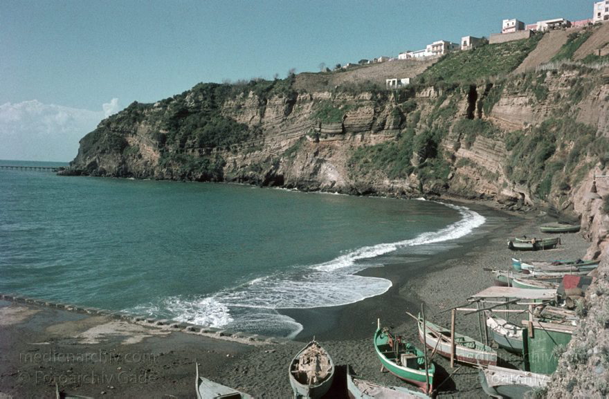 1960er. Italien. Fischerboote am Strand
1960er. Italien. -  Italy  - Italia. Mittelmeer. Küste. Fischerboote am Strand
Schlüsselwörter: 1960er;Fischerboote;Italia;Italien;Italy;Küste;Mittelmeer
