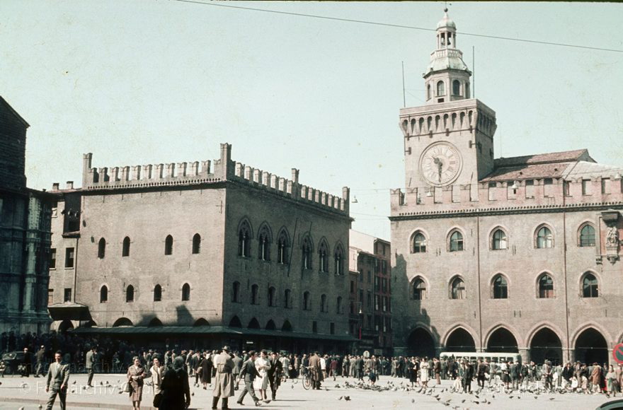 1959. Italien. Bologna
1959. Italien. Bologna
Schlüsselwörter: 1959;Bologna;Italia;Italien;Italy
