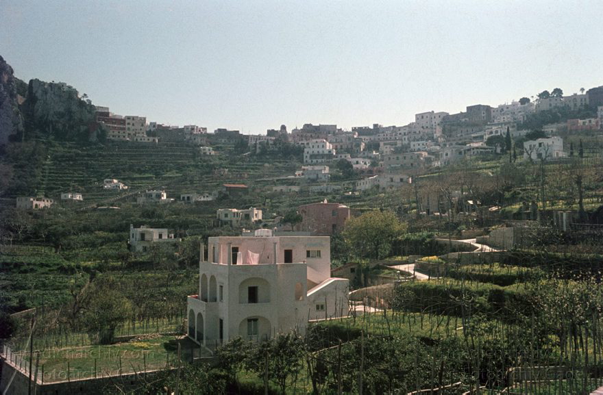 um 1960. Italien. Capri. Italienische Felseninsel im Golf von Neapel
um 1960. Italien. Capri. Italienische Felseninsel im Golf von Neapel - Italy - Italia. Isola di Capri
Schlüsselwörter: 1960;Campania;Capri;Golf von Neapel;Italia;Italien;Italy;Kampanien