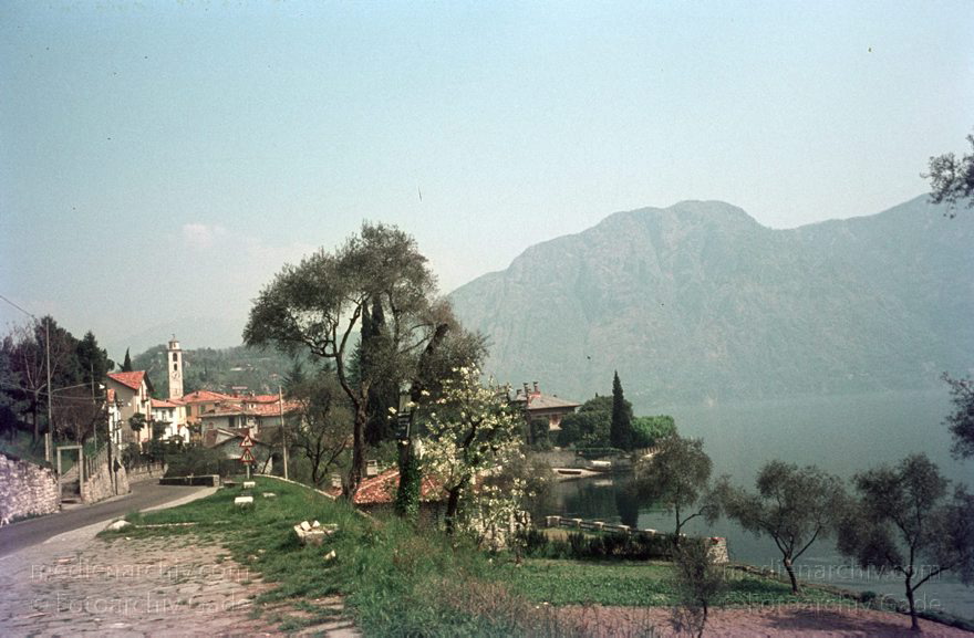 1968. Italien. Comer See. Lago di Como. Italy. Italia
1968. Italien. Comer See. Lago di Como. Italy. Italia
Schlüsselwörter: 1968;Italia;Italien;Italy;Lago di Como