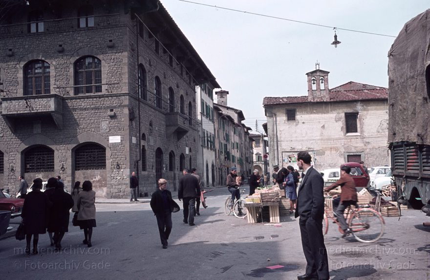 um 1960. Italien. Toskana. Florenz
um 1960. Italien. Toskana. Florenz. Italia. Toscana. Firenze. Italy. Tuscany. Florence
Schlüsselwörter: 1960;Firenze;Florence;Florenz;Italia;Italien;Italy;Toscana;Toskana;Tuscany
