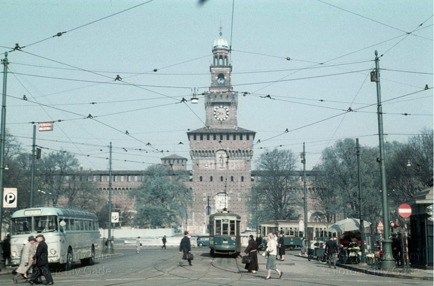 1959. Italien. Lombardei. Mailand
1959. Italien. Lombardei. Mailand.  Italy. Lombardy. Milan. Italia. Lombardia. Milan
Schlüsselwörter: 1959;Italia;Italy;Lombardei;Lombardy;Mailand;Milan