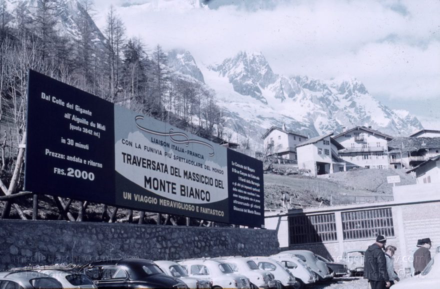 1968. Italien. Mont Blanc. Monte Bianco. Berge. Alpen
1968. Italien. Mont Blanc. Monte Bianco. Berge. Alpen
Schlüsselwörter: 1968;Alpen;Berge;Italien;Mont Blanc;Monte Bianco