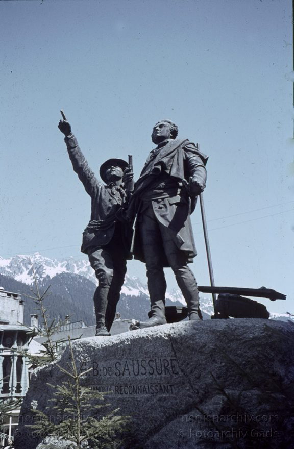 1968. Italien. Mont Blanc. Monte Bianco. Berge. Alpen
1968. Italien. Mont Blanc. Monte Bianco. Berge. Alpen
Schlüsselwörter: 1968;Alpen;Berge;Italien;Mont Blanc;Monte Bianco