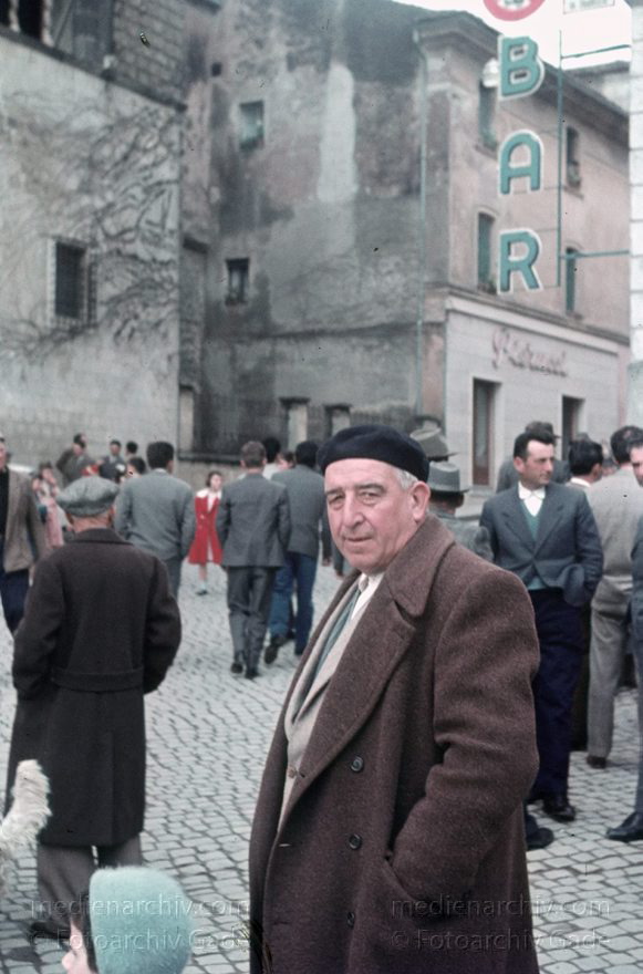 um 1960. Italien. Latium. Viterbo . Tarquinia. Italy. Italia
um 1960. Italien. Latium. Viterbo . Tarquinia. Italy. Italia
Schlüsselwörter: 1960;Italia;Italien;Italy;Latium;Tarquinia;Viterbo