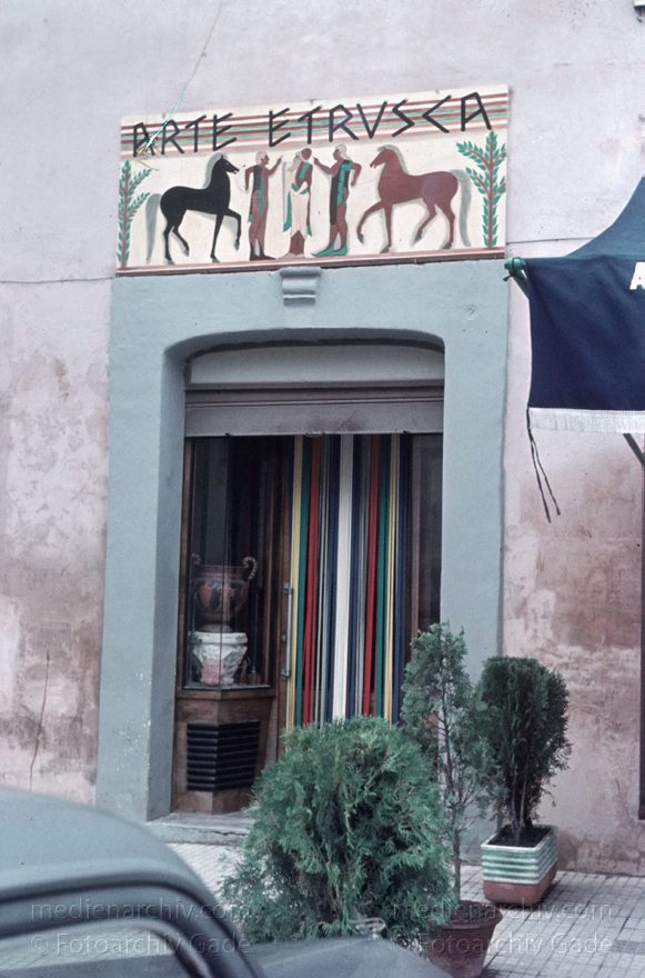 um 1960. Italien. Latium. Viterbo . Tarquinia. Italy. Italia
um 1960. Italien. Latium. Viterbo . Tarquinia. Italy. Italia
Schlüsselwörter: 1960;Italia;Italien;Italy;Latium;Tarquinia;Viterbo