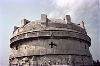 Italy-Ravenna-196x-103.jpg