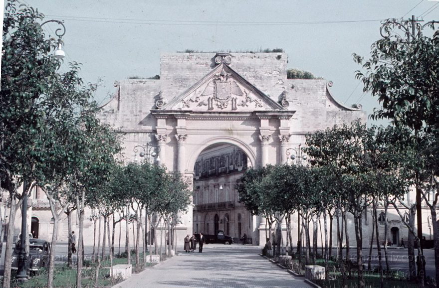 um 1960. Italien. Apulien. Lecce - Italy. Apulia - Italia. Puglia
um 1960. Italien. Apulien. Lecce - Italy. Apulia - Italia. Puglia
Schlüsselwörter: 1960;Apulien;Italia;Italien;Italy;Lecce;Puglia