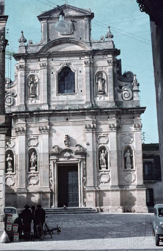 um 1960. Italien. Apulien. Lecce - Italy. Apulia - Italia. Puglia
um 1960. Italien. Apulien. Lecce - Italy. Apulia - Italia. Puglia
Schlüsselwörter: 1960;Apulien;Italia;Italien;Italy;Lecce;Puglia