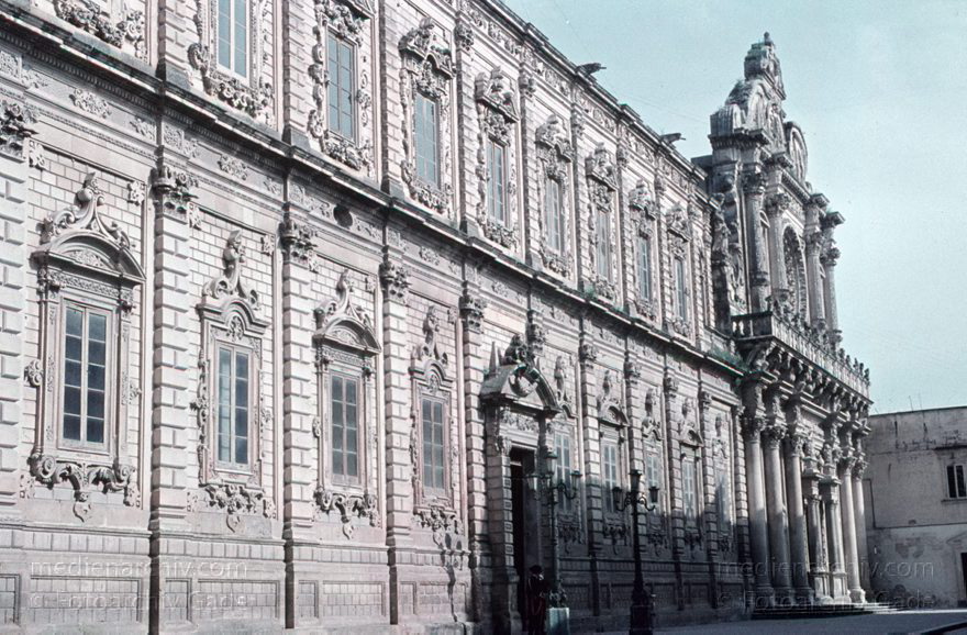 um 1960. Italien. Apulien. Lecce - Italy. Apulia - Italia. Puglia
um 1960. Italien. Apulien. Lecce - Italy. Apulia - Italia. Puglia
Schlüsselwörter: 1960;Apulien;Italia;Italien;Italy;Lecce;Puglia