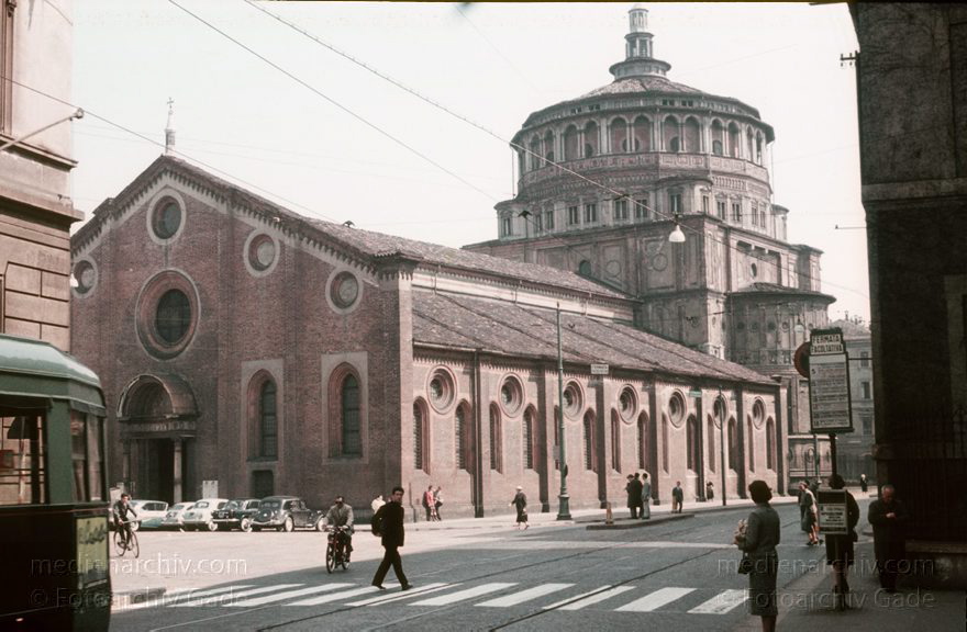 1959. Italien. Lombardei. Mailand
1959. Italien. Lombardei. Mailand.  Italy. Lombardy. Milan. Italia. Lombardia. Milan
Schlüsselwörter: 1959;Italia;Italy;Kirche;Lombardei;Lombardy;Milan;Religion