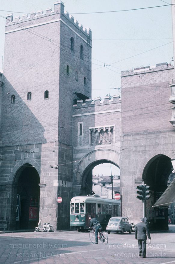 1959. Italien. Lombardei. Mailand
1959. Italien. Lombardei. Mailand.  Italy. Lombardy. Milan. Italia. Lombardia. Milan
Schlüsselwörter: 1959;Italia;Italy;Lombardei;Lombardy;Milan