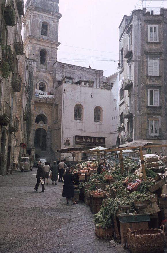 1955. Italien. Neapel. -  Italy. Naples -  Italia. Napoli
1955. Italien. Provinz Neapel. Region Kampanien. Neapel. -  Italy. Naples -  Italia. Campania. Napoli
Schlüsselwörter: 1955;Campania;Italia;Italien;Italy;Kampanien;Naples;Napoli;Neapel
