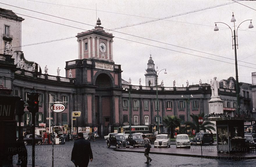 1955. Italien. Neapel. -  Italy. Naples -  Italia. Napoli
1955. Italien. Provinz Neapel. Region Kampanien. Neapel. -  Italy. Naples -  Italia. Campania. Napoli. Tankstelle
Schlüsselwörter: 1955;Campania;Italia;Italien;Italy;Kampanien;Naples;Napoli;Neapel;Tankstelle