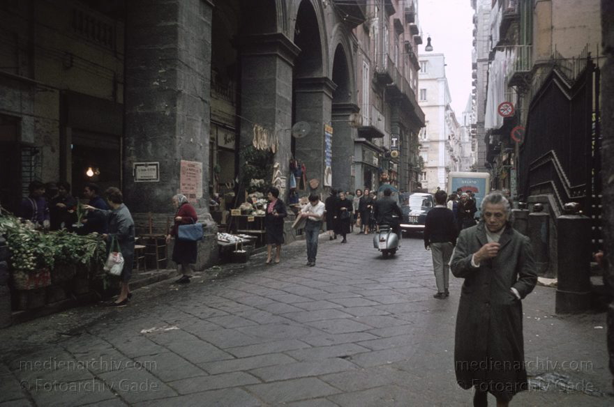 1955. Italien. Neapel. -  Italy. Naples -  Italia. Napoli
1955. Italien. Provinz Neapel. Region Kampanien. Neapel. -  Italy. Naples -  Italia. Campania. Napoli
Schlüsselwörter: 1955;Campania;Italia;Italien;Italy;Kampanien;Naples;Napoli;Neapel